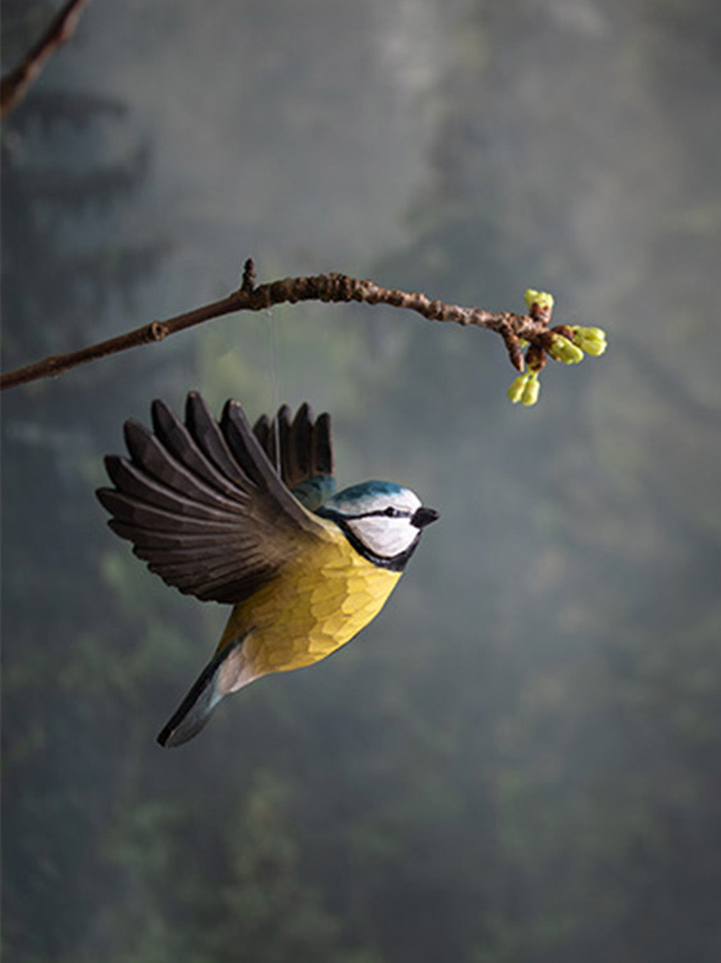Drewniana dekoracyjna zawieszka Sikorka Wildlife Garden BEBE Concept 
