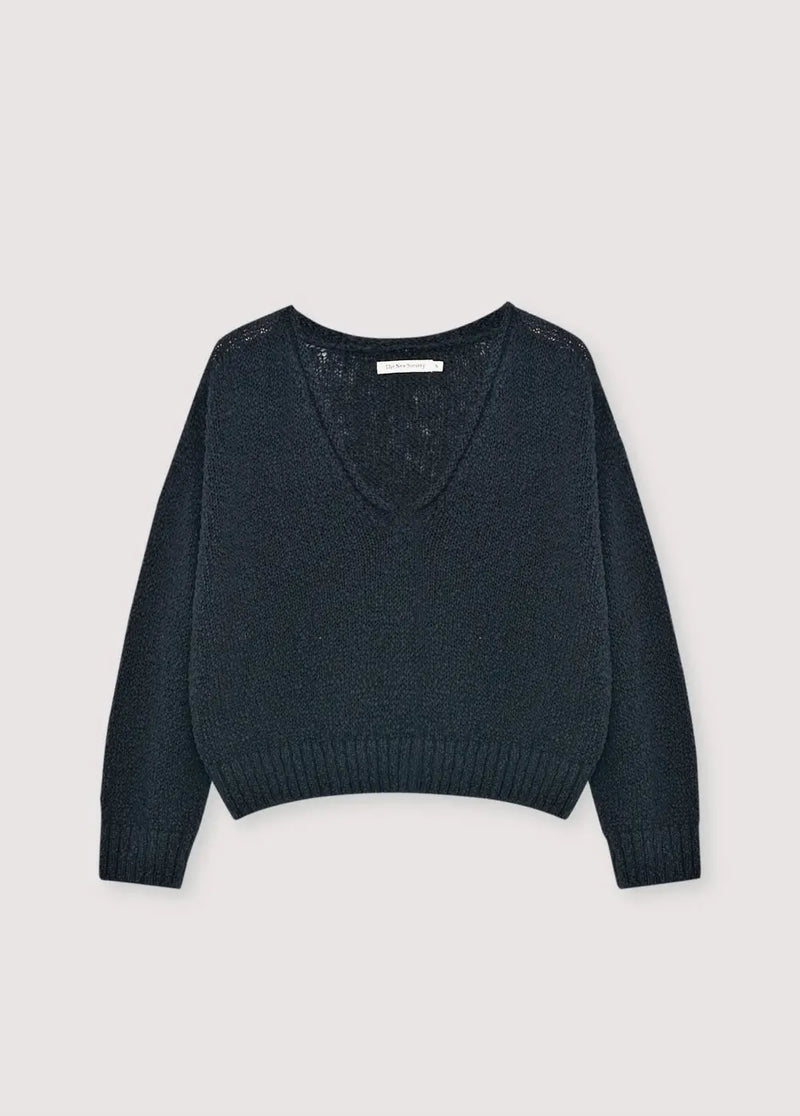 Alpina Woman Jumper Midnight Black The New Society BEBE Concept 