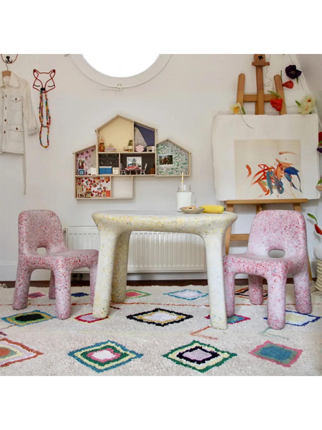 stolik z eko tworzywa Luisa Table EcoBirdy BEBE Concept 