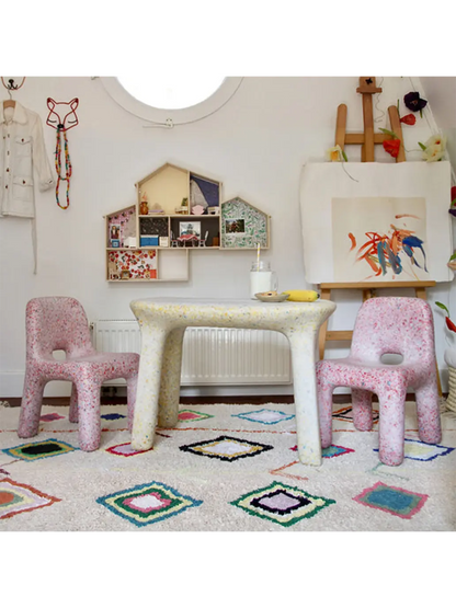 stolik z eko tworzywa Luisa Table EcoBirdy BEBE Concept 