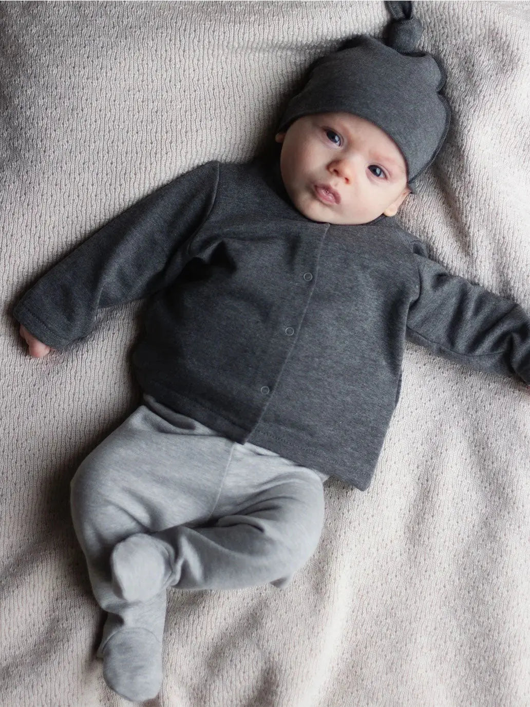 Czapka z supełkiem Baby hat A Basic Brand BEBE Concept 