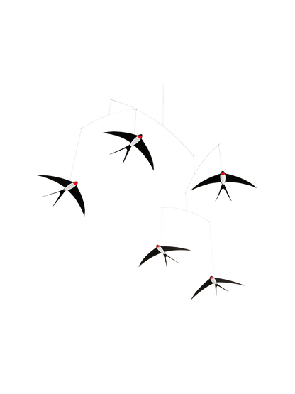 kontrastowy mobil z jaskółkami Flying Swallows Flensted Mobiles BEBE Concept 