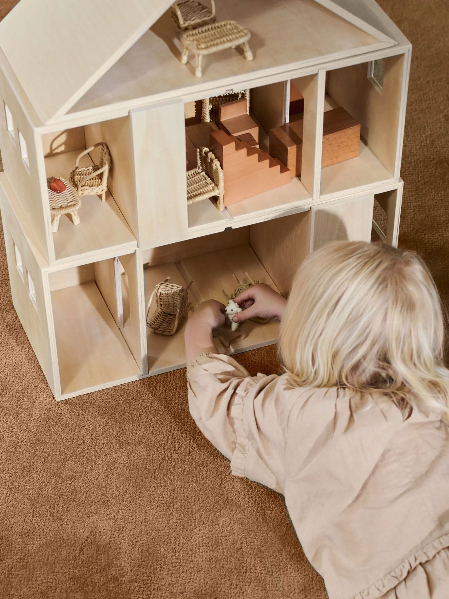 Drewniany domek dla lalek Toro Ferm Living BEBE Concept 