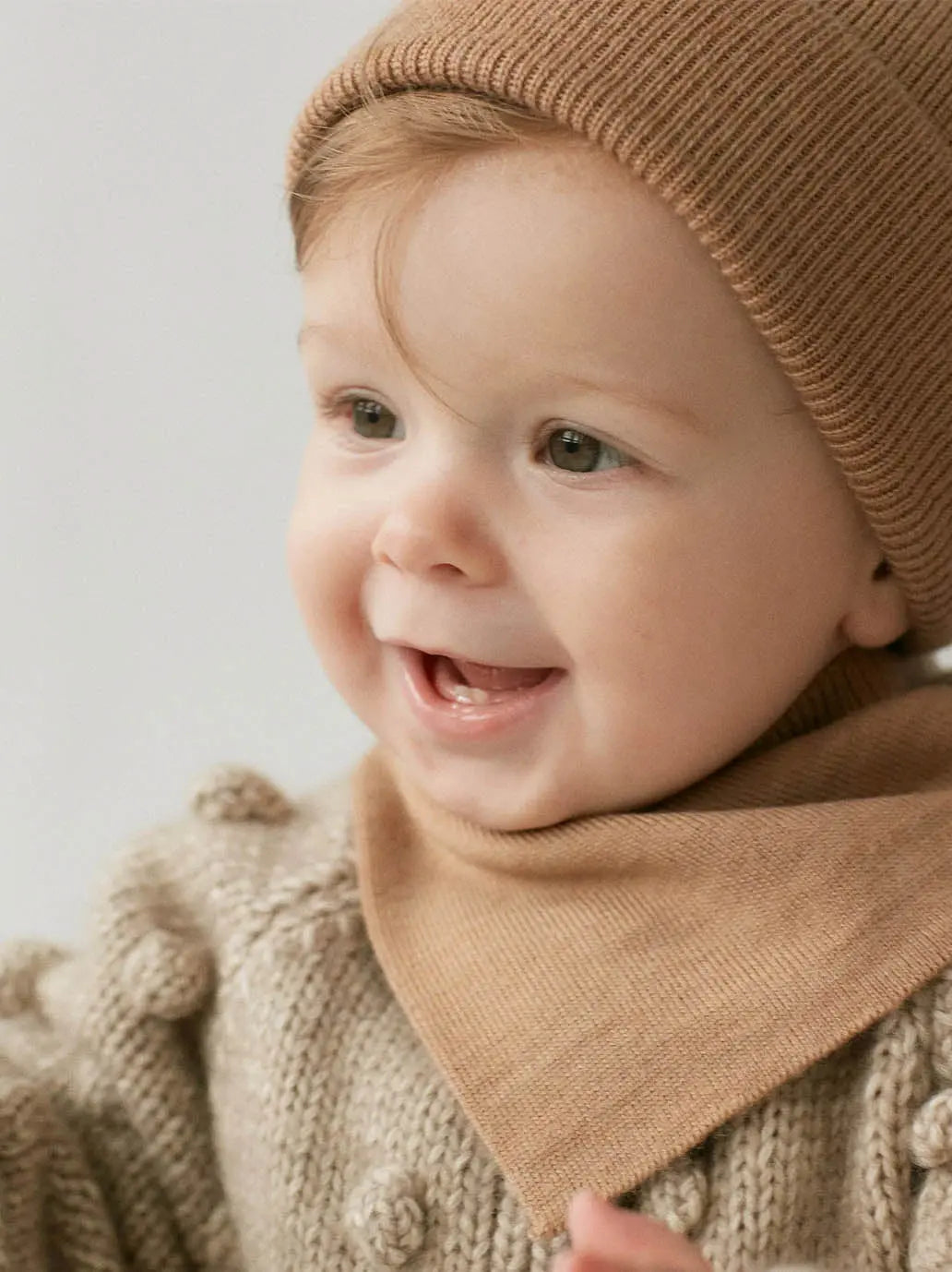 Bandana z wełny merino Fine Mille Family BEBE Concept 