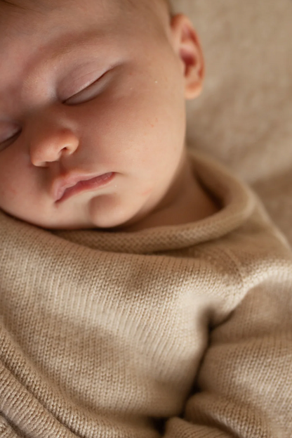 Bezszwowy sweterek z wełny merino Georgette Hvid BEBE Concept 