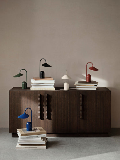 Bezprzewodowa lampka Arum Portable Lamp Ferm Living BEBE Concept 