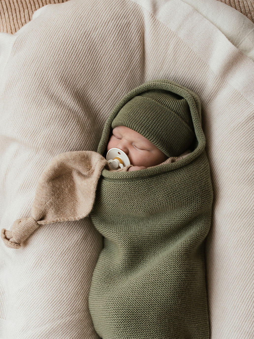 Kokon niemowlęcy z wełny merino Hvid BEBE Concept 