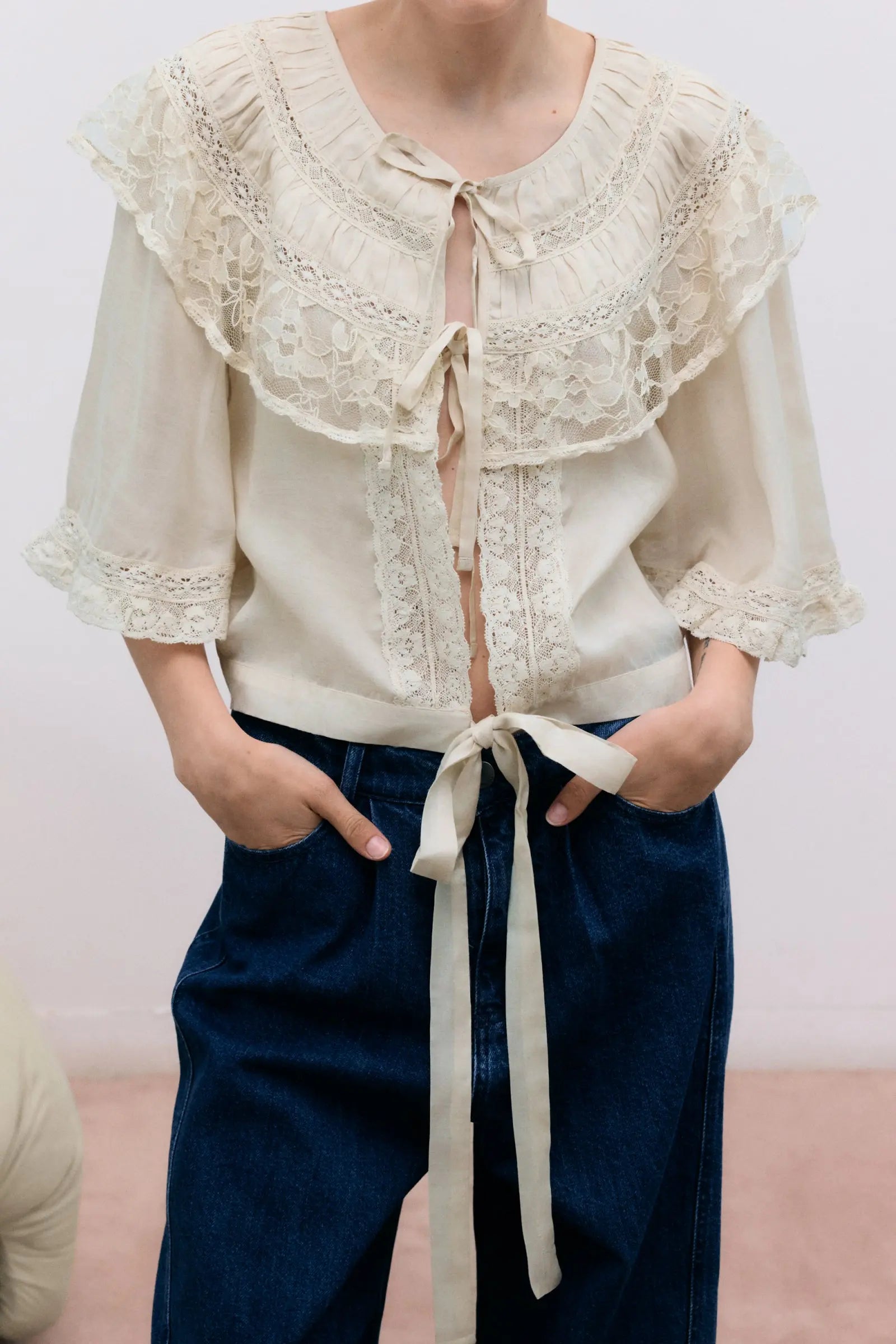 Ammi Woman Blouse Ecru The New Society BEBE Concept 