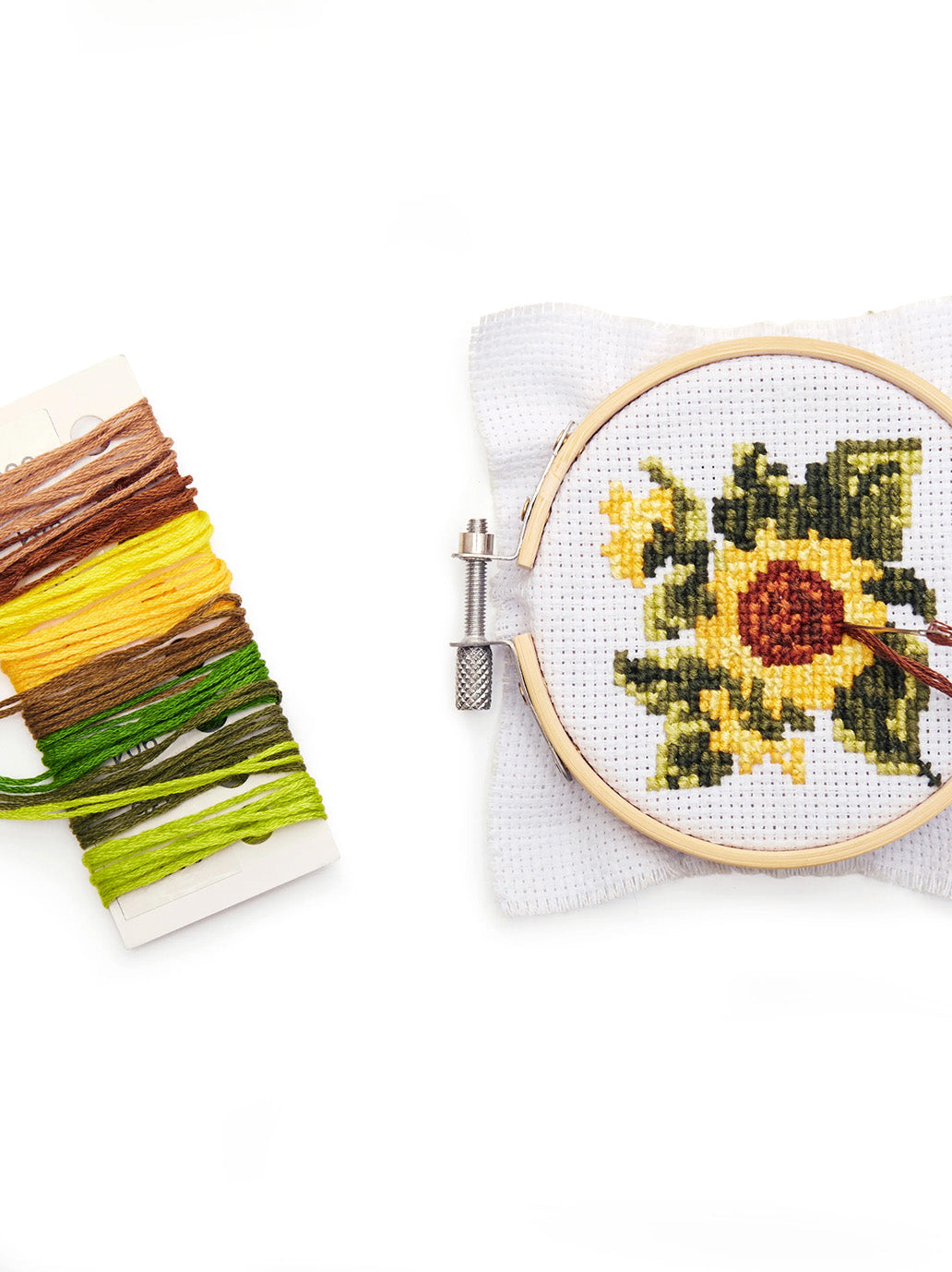 Mini zestaw do wyszywania Embroidery Set Kikkerland BEBE Concept 