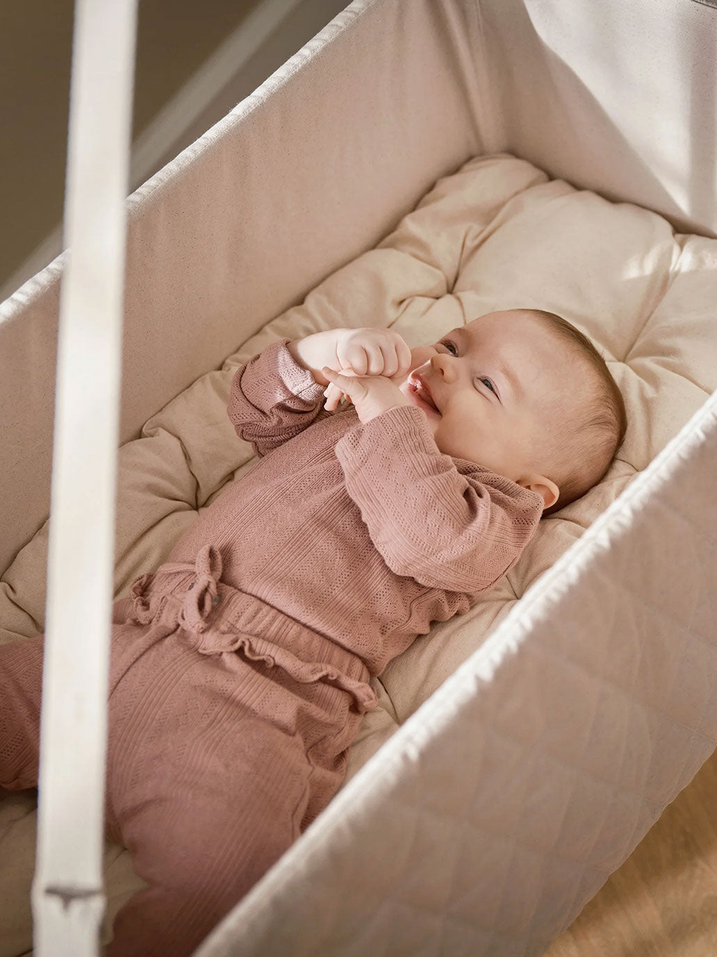 Essential Bundle: kołyska niemowlęca + silnik connect Moonboon BEBE Concept 