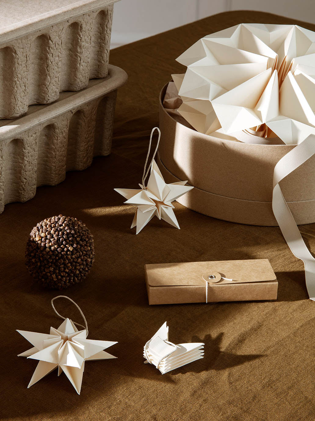 Ozdoba świąteczna Amanda Paper Stars Ferm Living BEBE Concept 