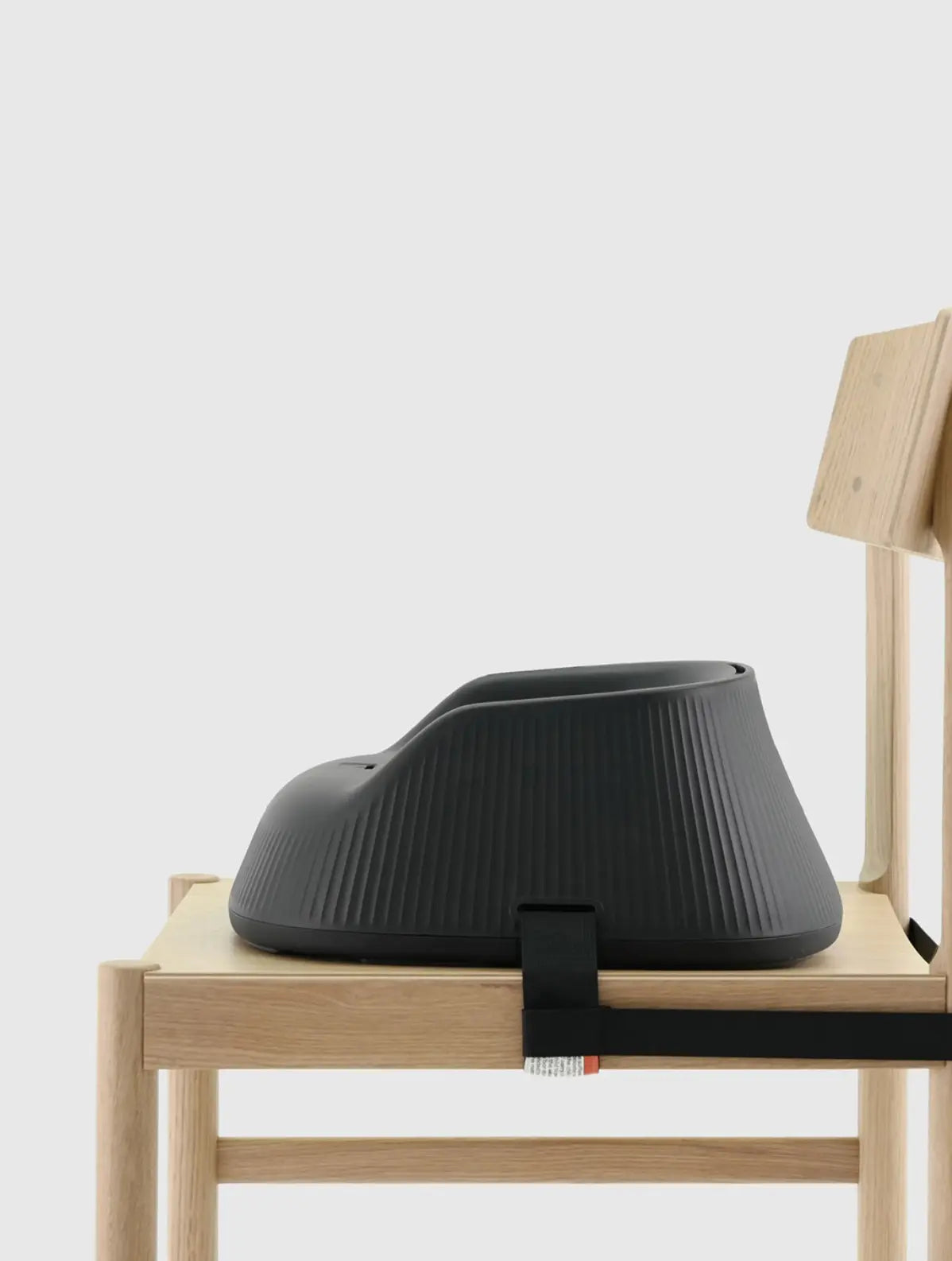 Krzesełko dla dziecka The Portable High Chair Hannie BEBE Concept 