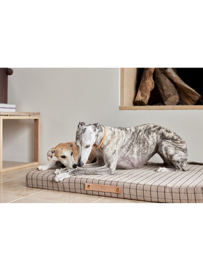 Poducha posłanie dla psa Miło Grid Dog Cushion OYOY BEBE Concept 