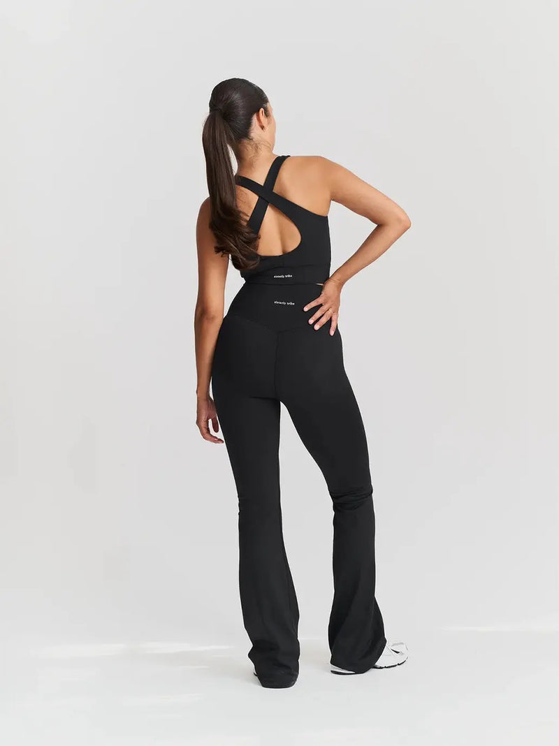 Softsculpt V-neck Cross Back Bra Sisterly Tribe BEBE Concept 