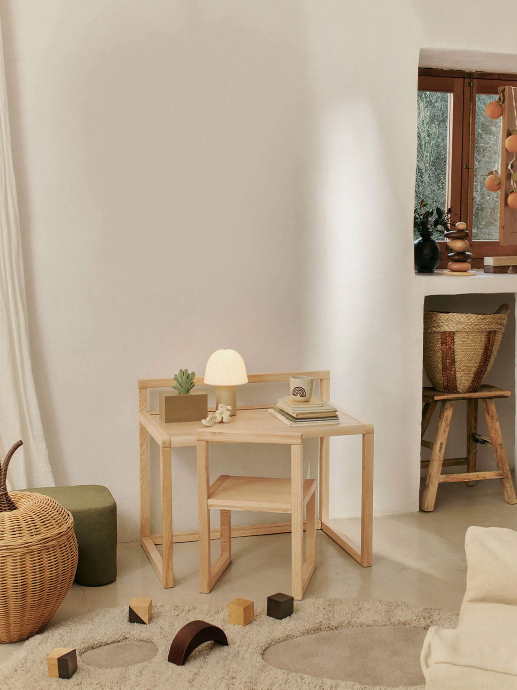 Bezprzewodowa lampka Frill Portable Lamp Ferm Living BEBE Concept 