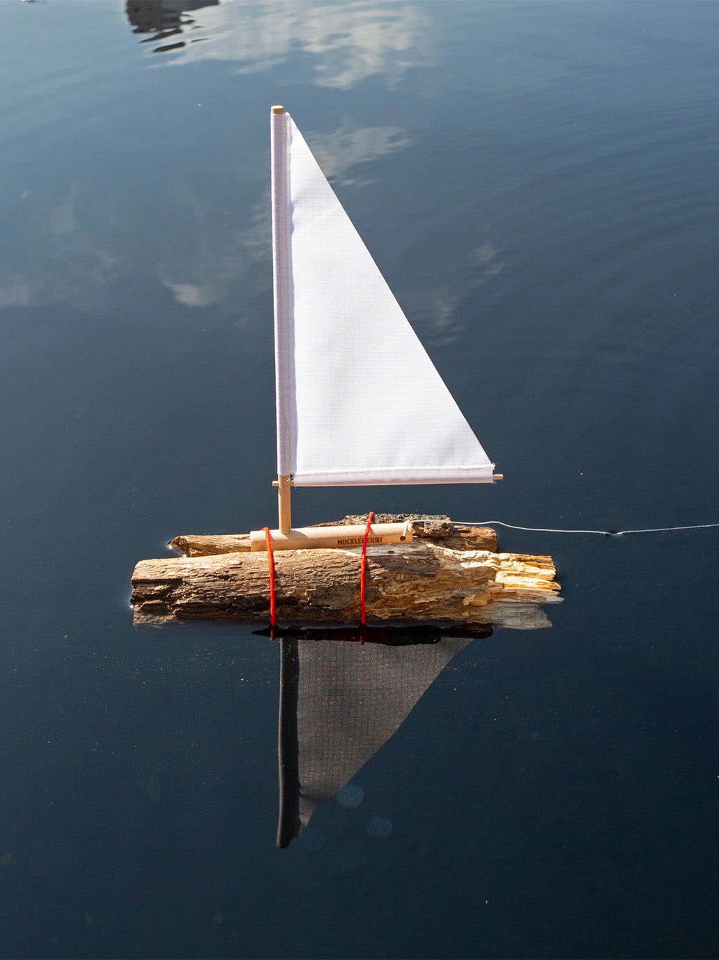 Zestaw majsterkowicza Huckleberry Make Your Own Sailboat Kikkerland BEBE Concept 
