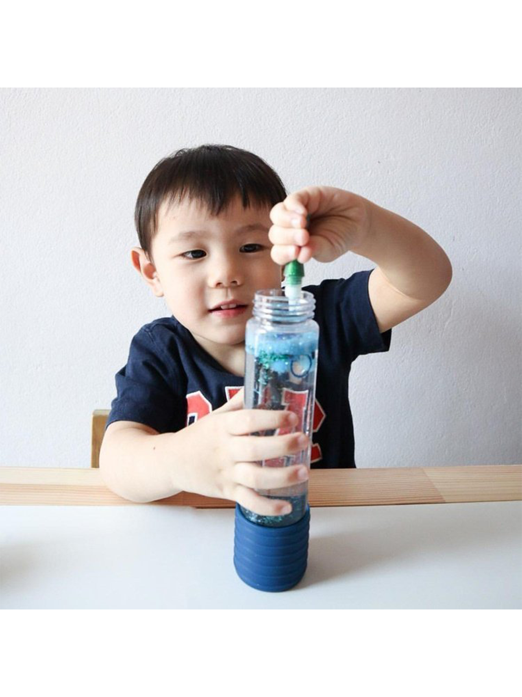 Uspokajająca butelka sensoryczna DIY Jellystone BEBE Concept 